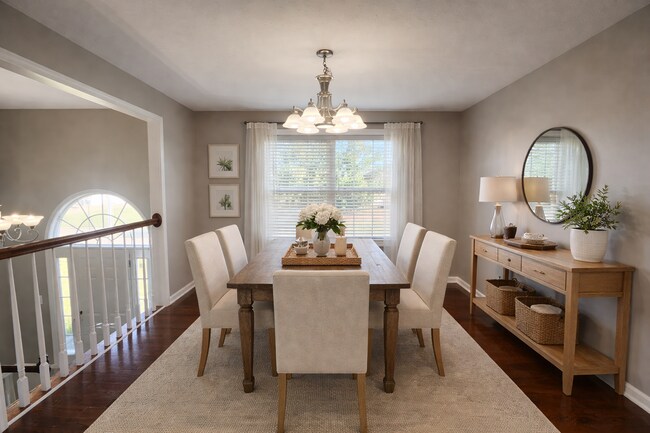 Building Photo - $2500 - 5 Bedrooms 3 Baths + Bonus Room