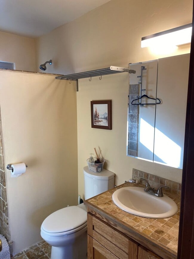 Building Photo - Heart of Downtown Ojai