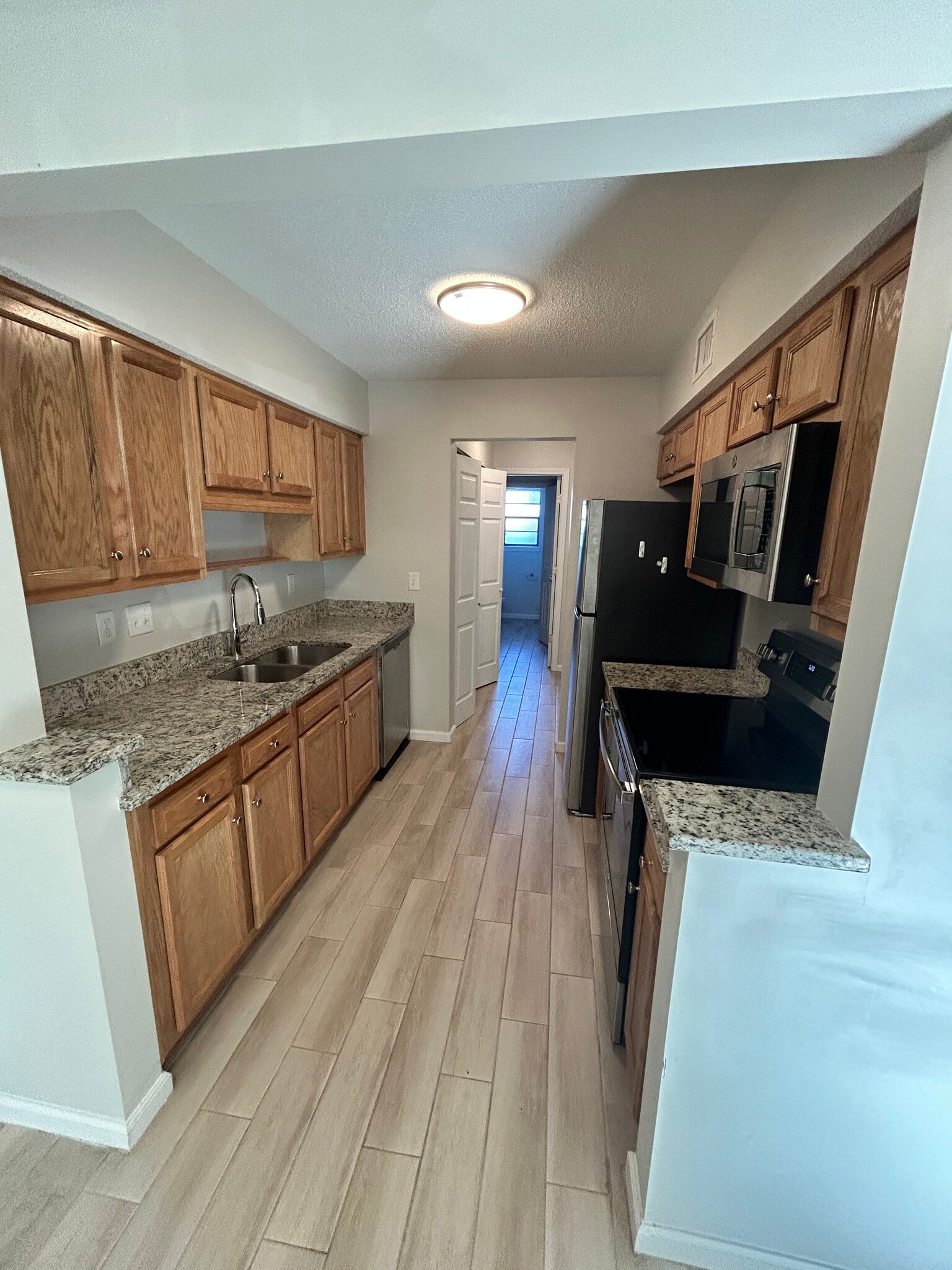 Building Photo - 465 Crabapple Ct