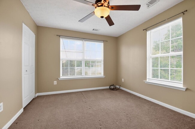 Building Photo - 2260 Rolling Meadows St