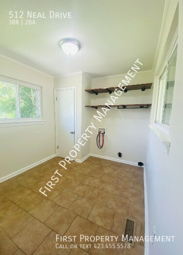 Building Photo - 512 Neal Dr