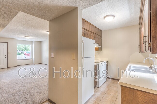 Building Photo - 644 B Earthside Drive