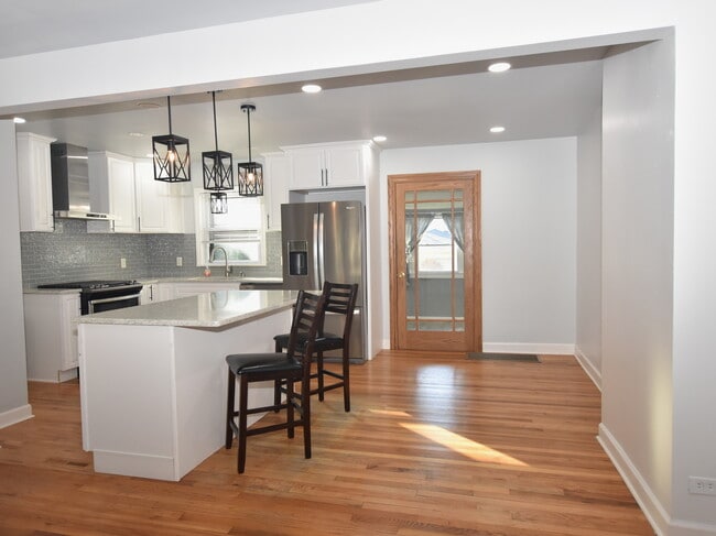Building Photo - 5153 W 64th Pl