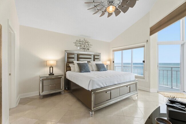 Building Photo - 3870 N Hwy A1A