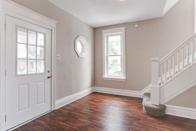 Building Photo - Four bedroom, two bathroom home