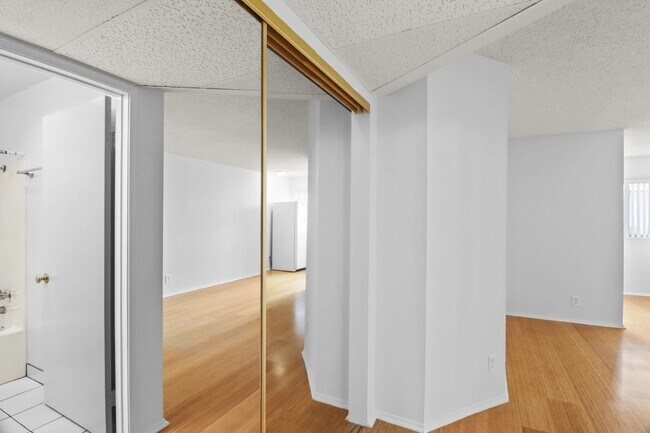 Interior Photo - 1394 Midvale Avenue,