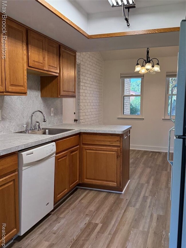 Building Photo - 3028 Moon Lake Dr