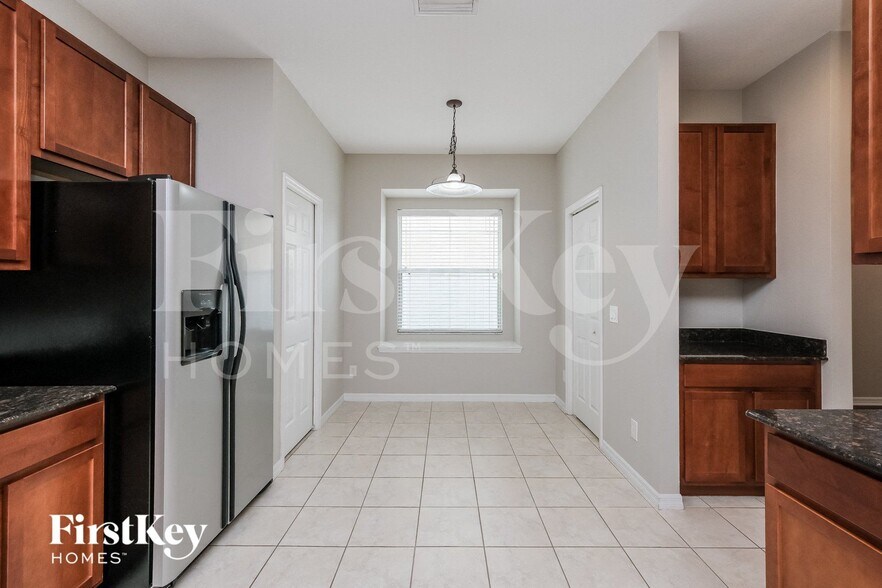 Building Photo - 527 Dunaway Dr