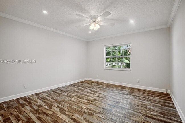 Building Photo - 6209 Bay Club Dr