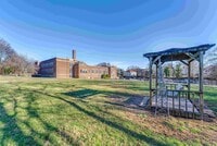 Building Photo - 523 N Bertrand St