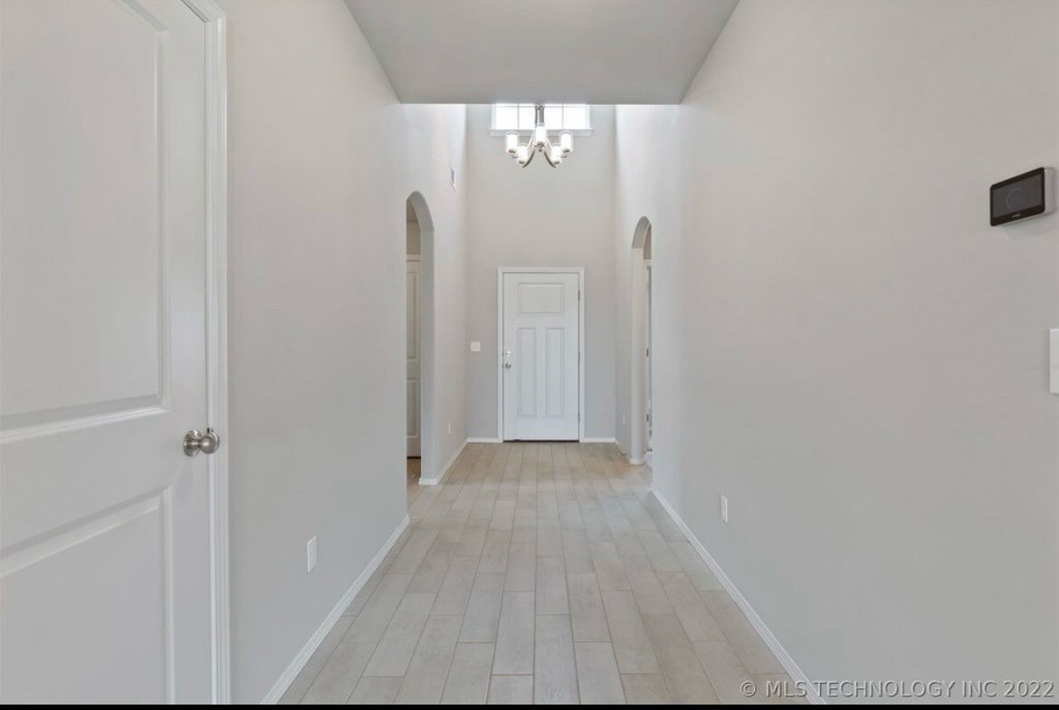 Building Photo - 3809 S 12th Pl