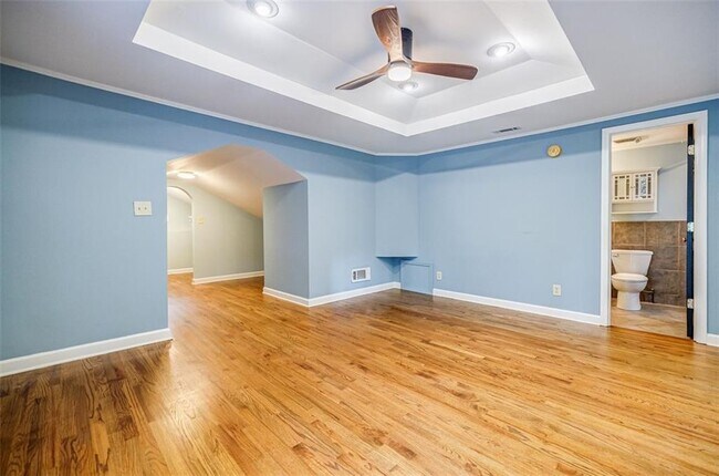 Building Photo - 183 Locust St NE