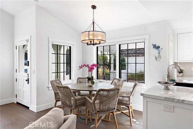 Building Photo - 156 Pearl St