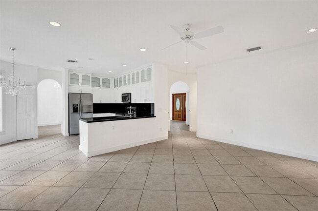 Building Photo - 10902 Tamoron Ln