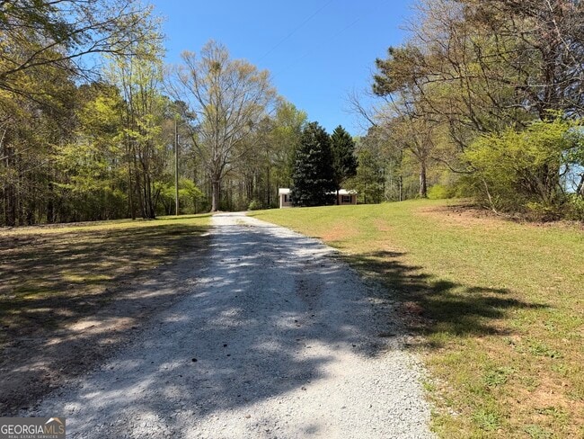 Building Photo - 1160 Happy Hollow Rd