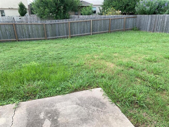 Building Photo - 2338 Green Meadows Ln