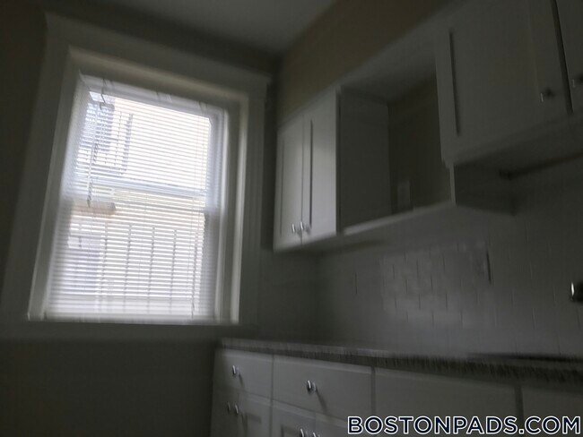 Building Photo - 49 Worthington St