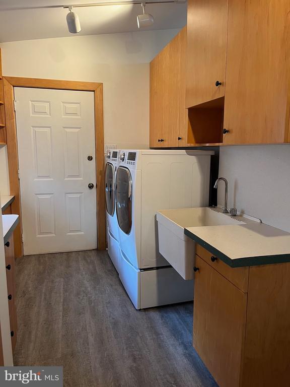 Building Photo - 1104 Milroy Ct