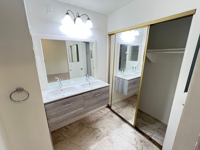 Building Photo - Lovely 4 Bed 3 Bath Brea Home With SOLAR