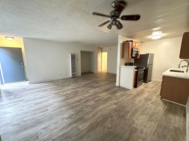 Building Photo - 12117 Pacific Ave