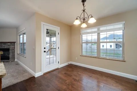 Building Photo - 4662 Oneida Dr