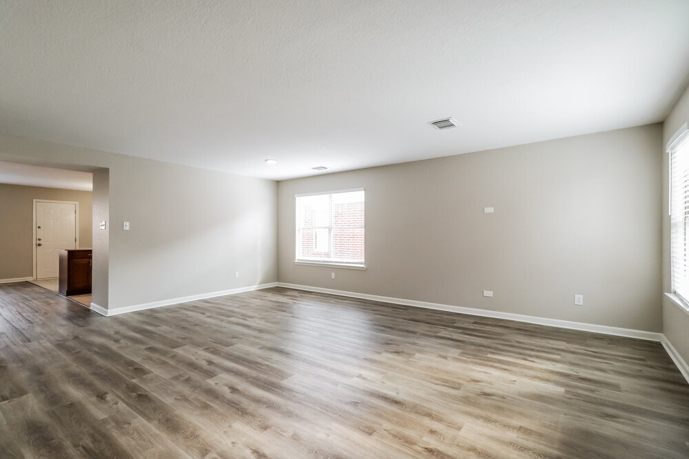 Building Photo - 15406 Hensen Creek Dr