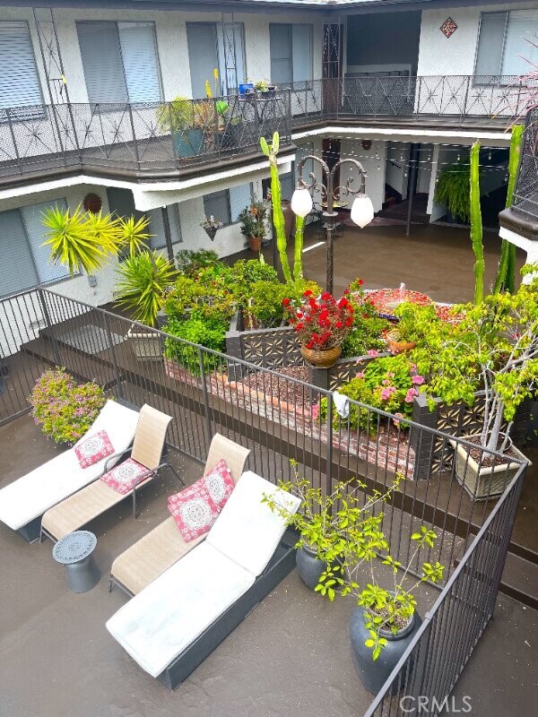 Building Photo - 2115 Placentia Ave