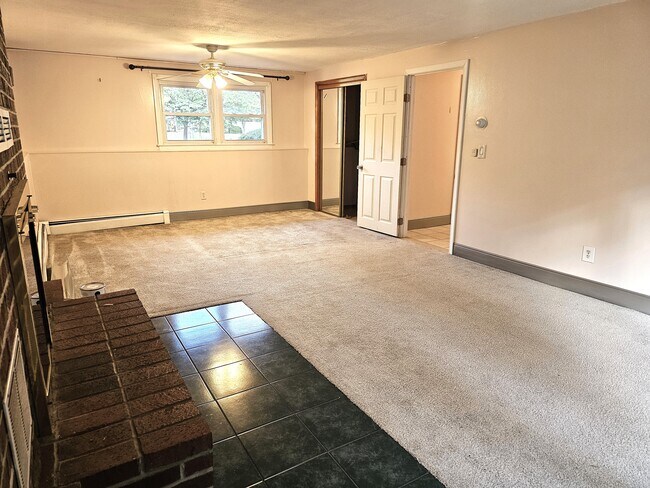 Building Photo - 9 Kitchell Pl