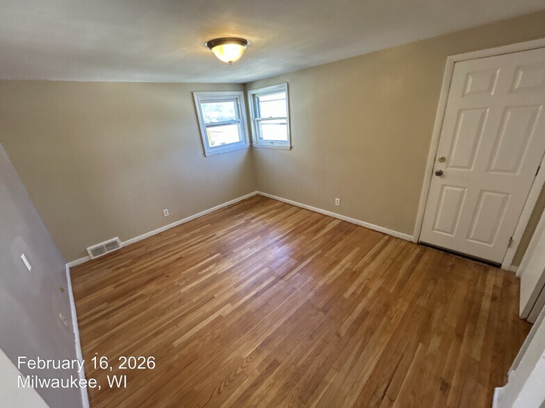 Building Photo - 5710 N 97th St