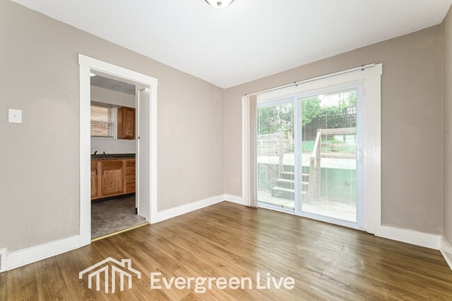 Building Photo - 192 1/2 St Joseph St