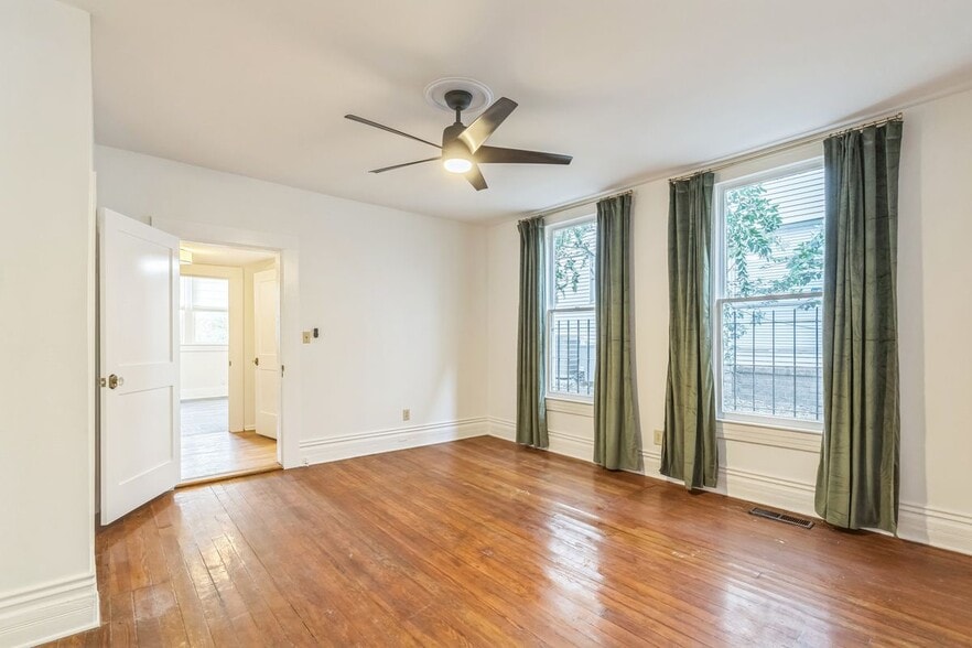 Building Photo - 1500 14th Ave S