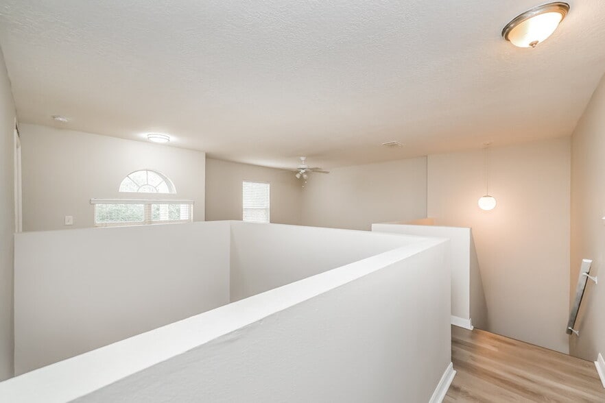 Building Photo - 13513 Mango Bay Dr