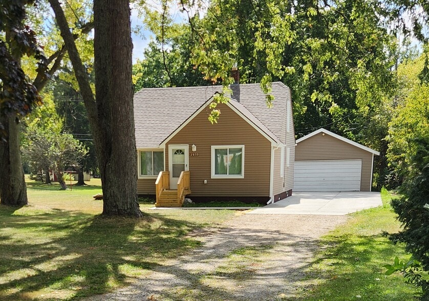 Primary Photo - 2855 Mann Rd