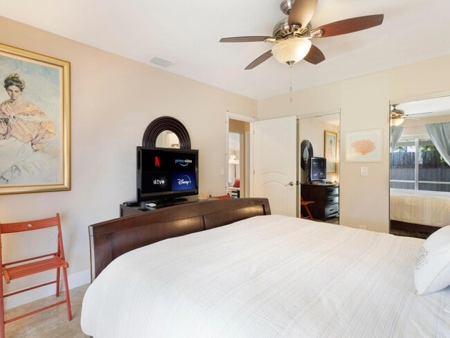 Building Photo - 832 Green St