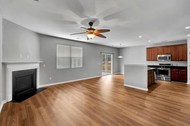 Building Photo - Spacious 3 Bedroom home in Mckwen!