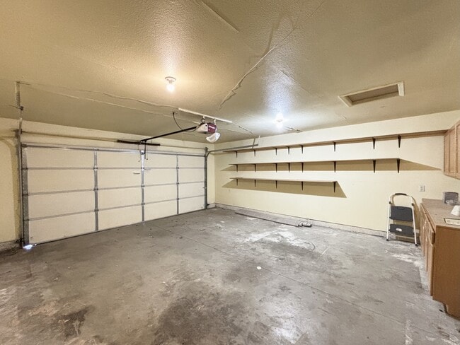Building Photo - 1472 Storey St