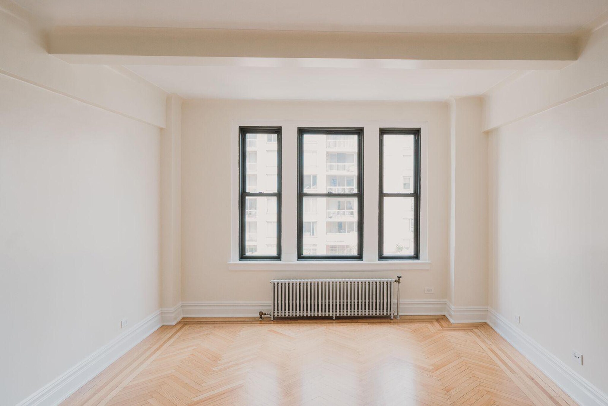 Building Photo - 248 E 68th St