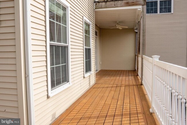 Building Photo - 204 Seneca Way