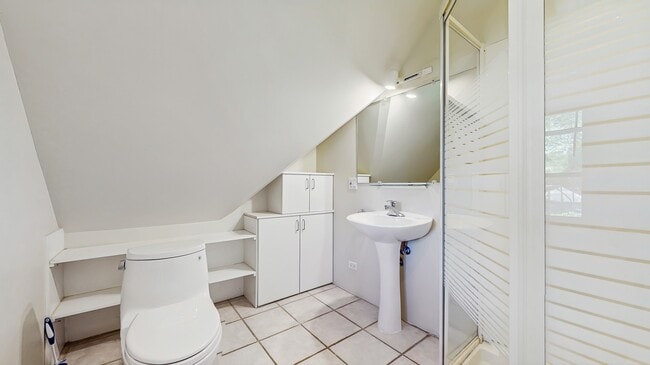 Building Photo - 570 Hathaway Cir