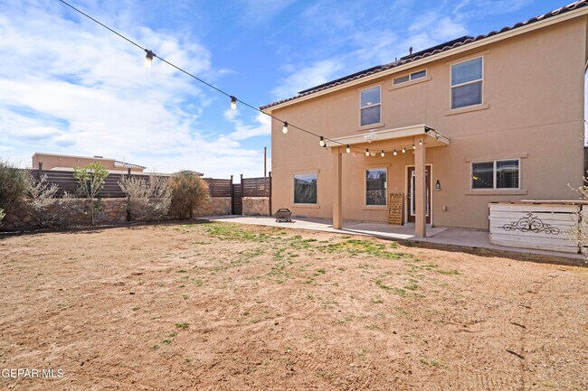 Building Photo - 956 Clapham St