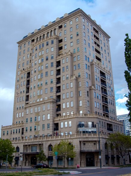 Building Photo - 475 W 12th Ave