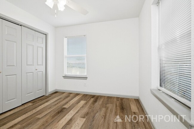 Building Photo - 3 BR/2BA | Updated Single Family Home | 2-Car Garage Parking | Fenced backyard!