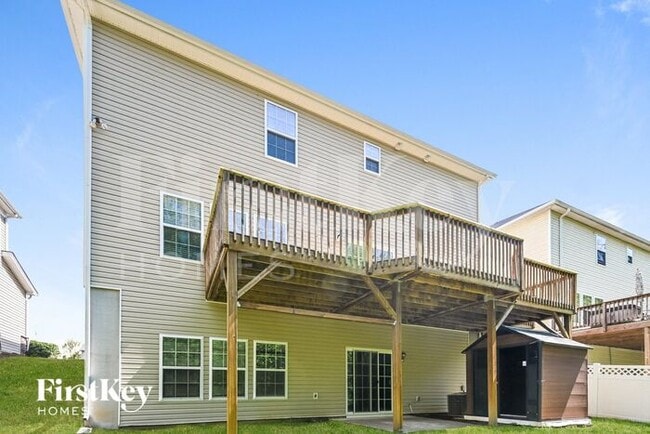 Building Photo - 123 Farmers Folly Dr