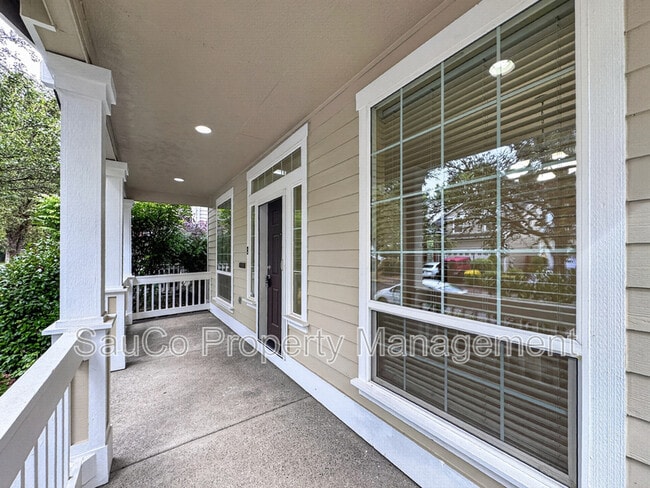 Building Photo - 5605 NE Caddis Dr