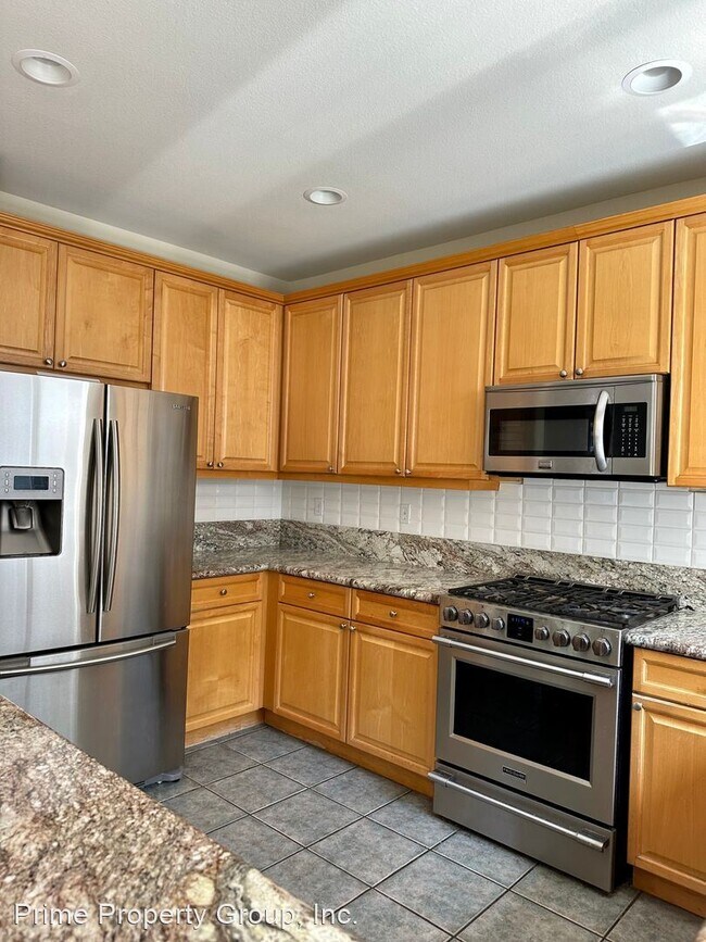 Building Photo - 3 br, 2.5 bath House - 5105 Aspen St.
