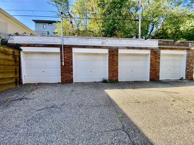 Building Photo - 3448 Girard Ave S