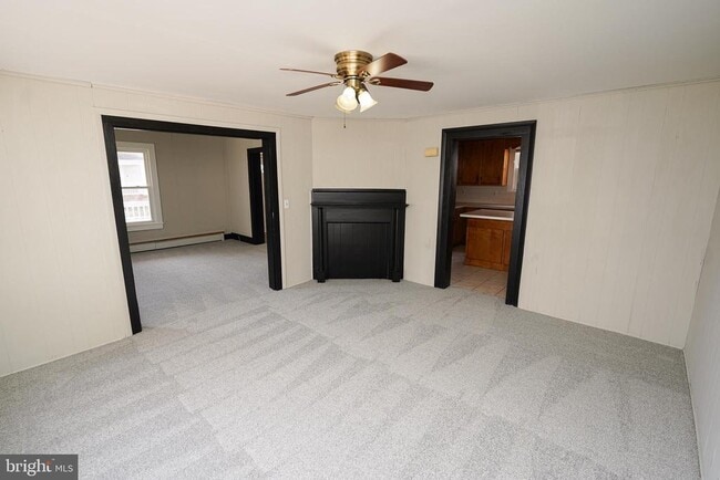 Building Photo - 305 E Pine St