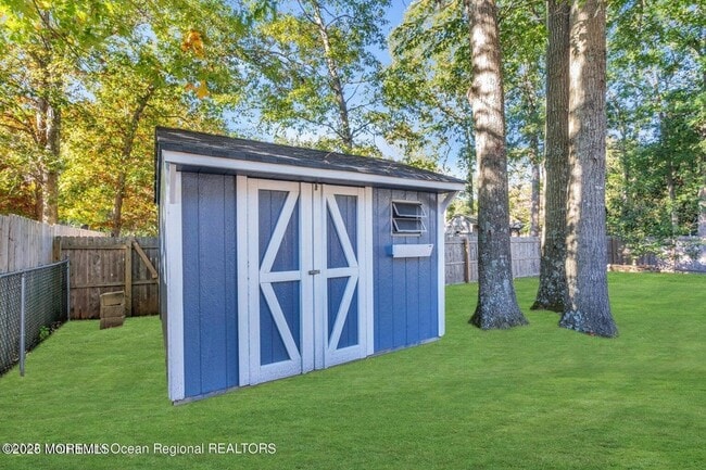 Building Photo - 2253 Llewellyn Pkwy