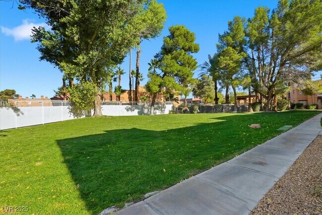 Building Photo - 5114 S Jones Blvd