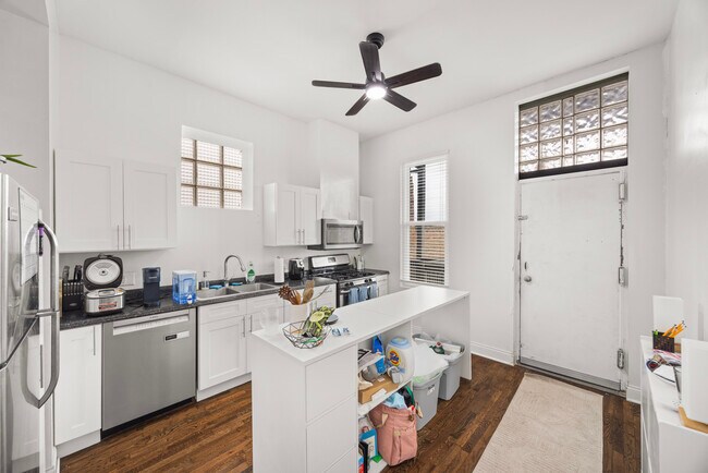 Building Photo - 2228 S Wood-2